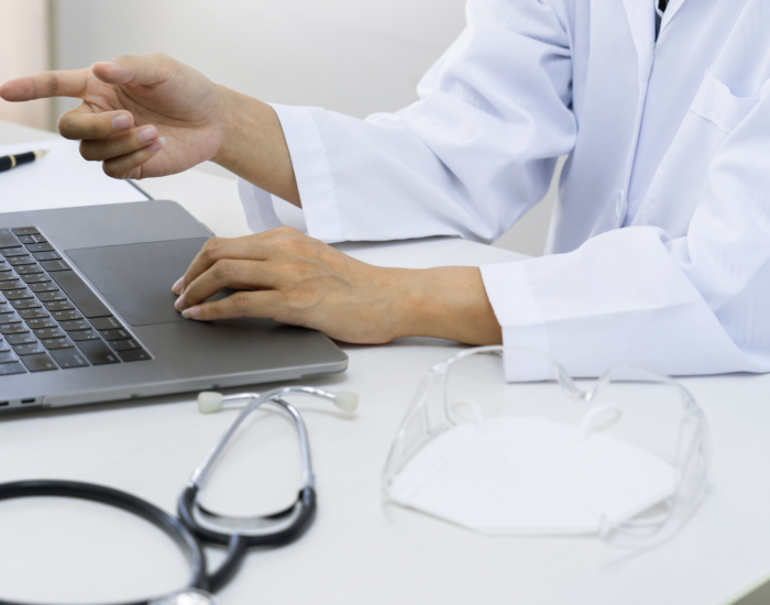 How prevalent is online scheduling with healthcare patients?